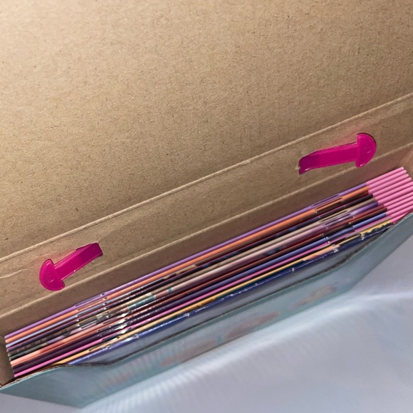 π 12 book set Disney phonics/reading books in carrying case - Picture 3 of 4